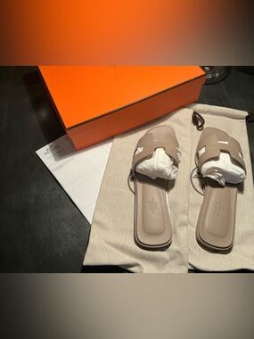 Hermes Women's Oran Slide Sandals in Beige Mastic EU37.5